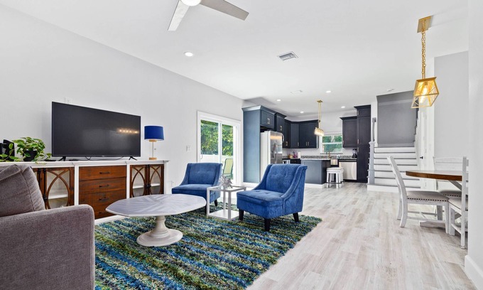 Port Richey House | Brand-New Downtown Retreat – Firepit, Grill, Smart TVs & Walkable to Dining, Parks & Cottee River!