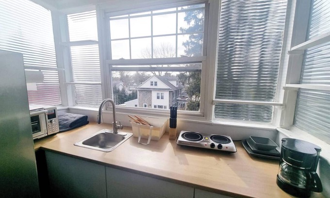 Elkins Park Apartment | Brand New Efficiency Apartment in Charming Elkins Park