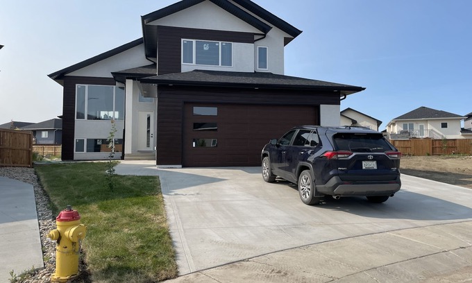 Saskatoon House | Brand new family House close to Saskatoon airport and downtown