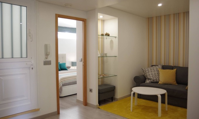 Alfama Apartment | Brand new for 6 in Grace!