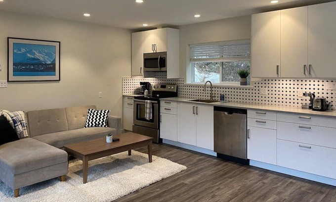 Halfmoon Bay Cabin | Brand New Halfmoon Bay Escape