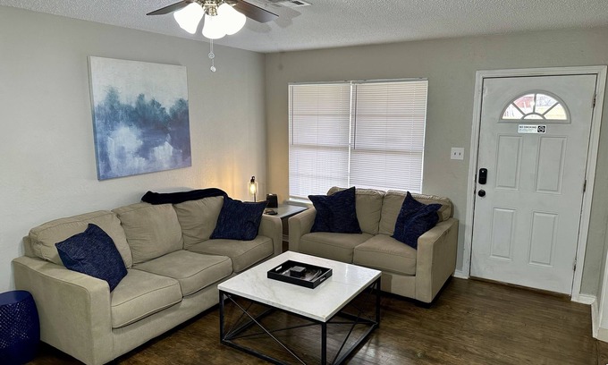 Lawton House | Brand new- just remodeled! Adjustable base beds! Close to Ft. Sill!High end Home
