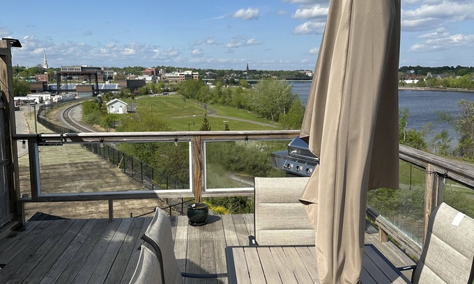 Bangor Apartment | BRAND NEW LISTING! WATERFRONT APARTMENT WITH ROOF TOP DECK!
