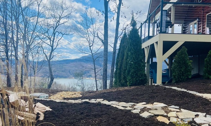 Lake Lure House | Brand new Log cabin with PRIVATE HOT TUB overlooking Lake Lure!