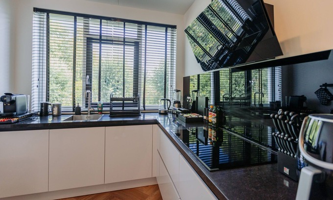 Slotervaart Villa | Brand new Luxurious 6 Bedroom Villa in Amsterdam