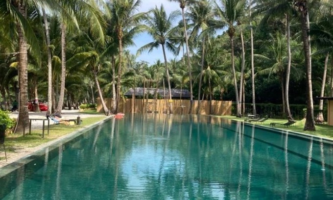 Klong Son Villa | Brand New Luxury 4-B Pool Villa Near Beach, Koh Chang