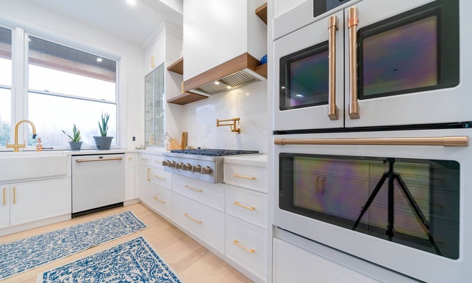 St. Davids Villa | Brand new Modern Farmhouse in the heart of Wine Country!