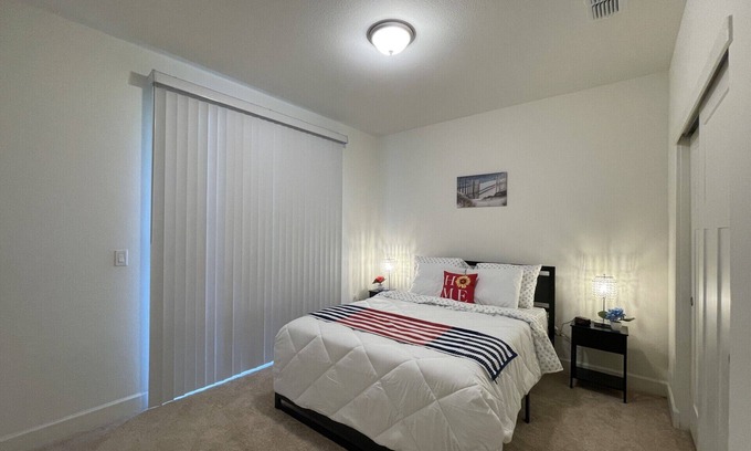 Sacramento House | Brand-new Modern 1 Bedroom Suite, Kitchenette, Separate Entrance, Great Location