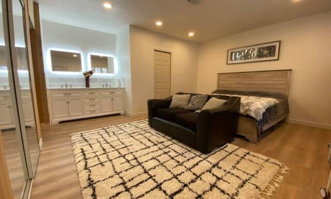 Edenvale House | Brand New Private ADU, Private Entrance + Laundry