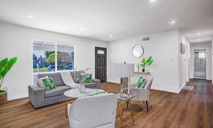 Livermore Cottage | Brand NEW REMODEL 3-bedroom cottage in enjoyable Livermore with WiFi