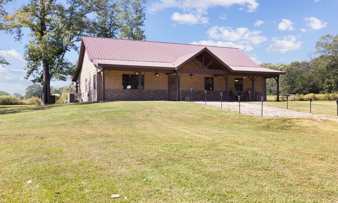 Golden Cabin | Brand New Secluded Cabin with Meadow Views