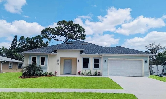 Lutz House | Brand New Tampa Oasis with Private Jacuzzi Retreat