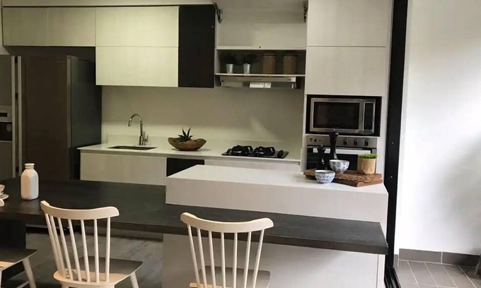 El Castillo Condo | Brand New Top Floor Luxury Flat!