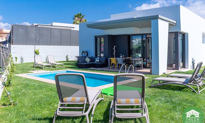 Torre del Mar Villa | Brand new villa close to the beach with private pool