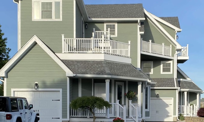 Westbrook Center House | Brand New, Villa Je t’aime, Across the Street from the beach, Sleeps 6 adults