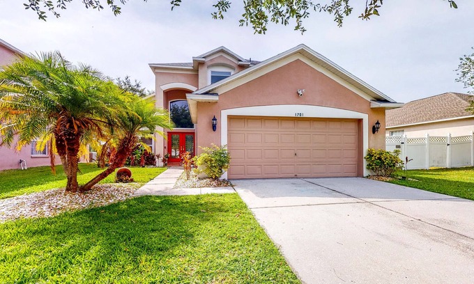 Lakeview Village House | Brandon Retreat - Dog-friendly home with private pool & pool spa