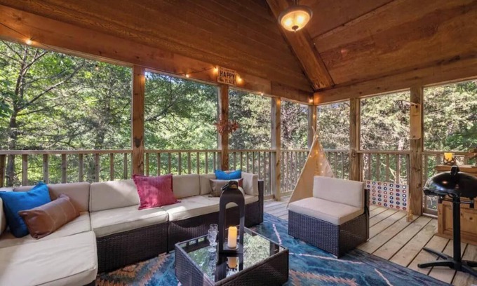 Branson West Cabin | Branson Cabin-Master Suite and Bunk Room! Resort