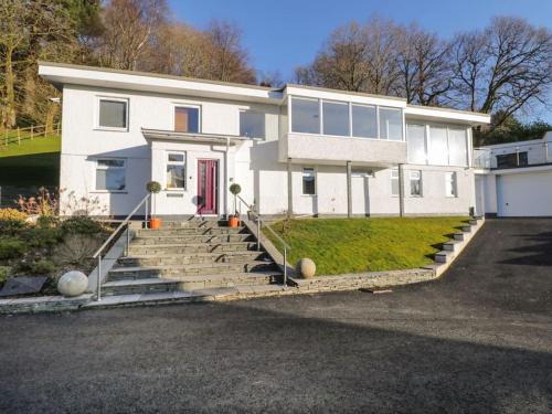 Bowness-on-Windermere House | BRANTLEA Detached 4 Bed Home, Hot Tub, Lake View, Parking, Pet Friendly