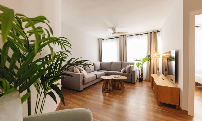 Eixample Apartment | Bravissimo Figuerola, Spacious 3-bedroom apartment