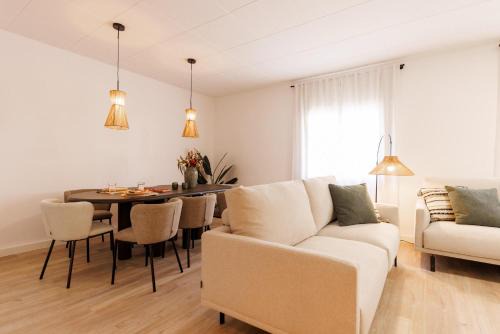 el Mercadal Apartment | Bravissimo Maragall, very spacious and central
