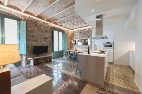 Old Town Apartment | Bravissimo Mercaders, beautiful 3 bedroom apartment