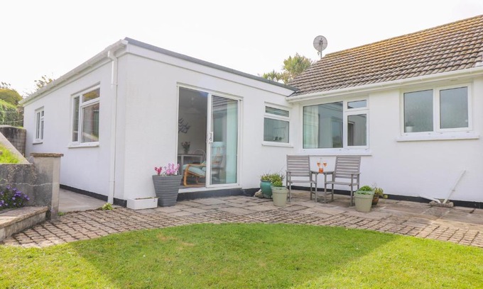 Praa Sands House | Bre An Mor
