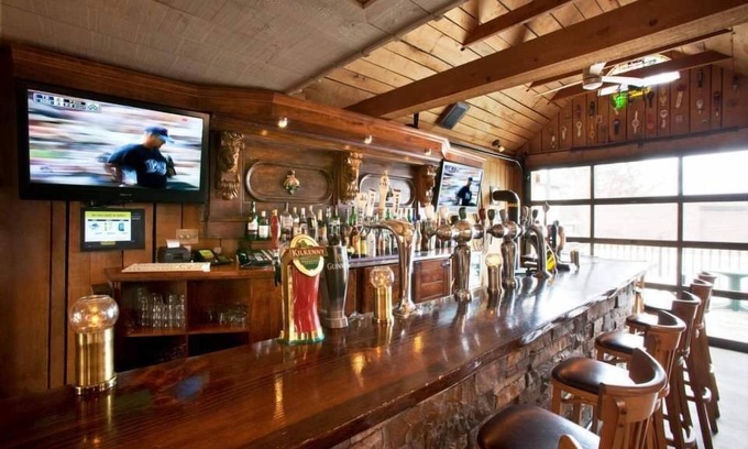 Fergus Hotel | Breadalbane Inn