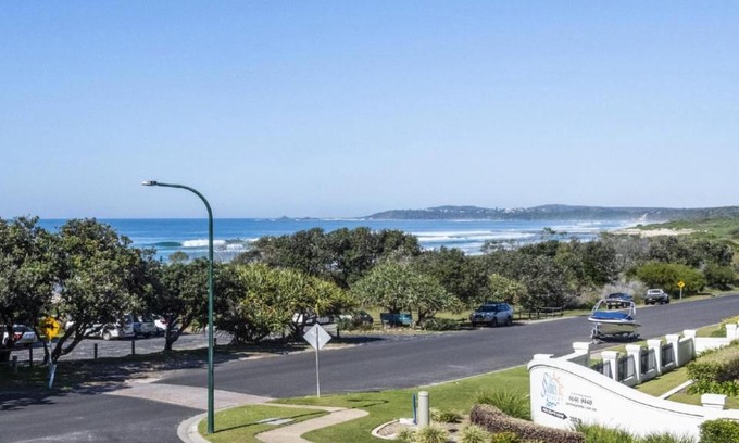 Yamba House | Breakers 2 - 7, 18 - 20 Pacific Parade