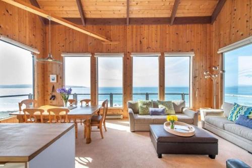 Dillon Beach House | Breaking Waves! On the Bluff! AMAZING VIEWS! BBQ! Fast WiFi! Walk to Beach!