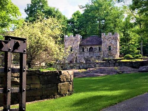 Bolton Landing House | Breathtaking Cottage Rental on Castle Grounds Overlooking Lake George