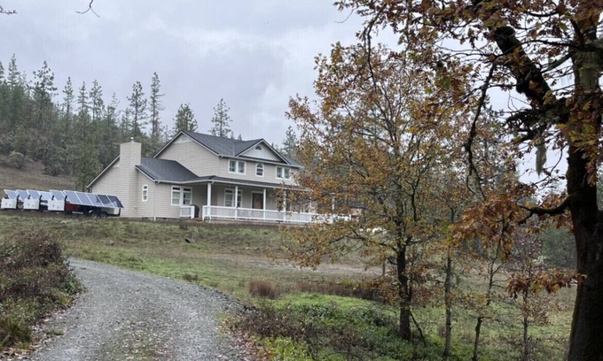 Grants Pass House | Breathtaking home with private historic bridge on a charming creek