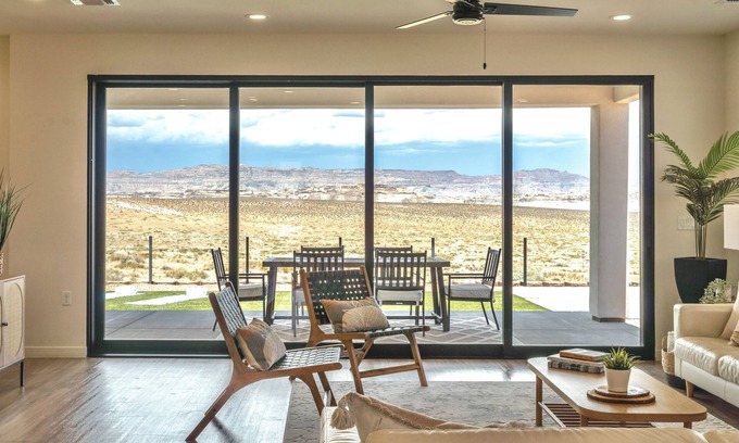 Greenehaven House | Breathtaking Lake Powell Views from Surf-Themed Home with Hot Tub - Sleeps 14+
