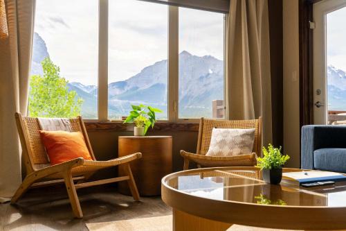 Canmore Apartment | Breathtaking Luxury 3Bd Penthouse Pool and Hot Tub
