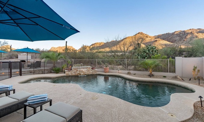 North Scottsdale House | Breathtaking Mountain Views from Sophisticated Desert Contemporary Home