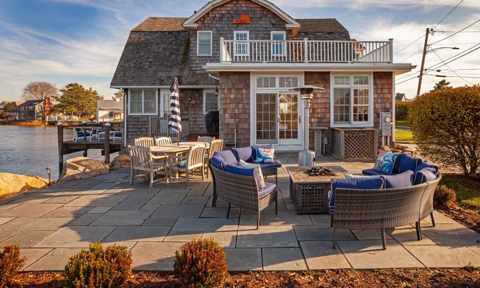 Guilford House | Breathtaking Water Views in All Directions