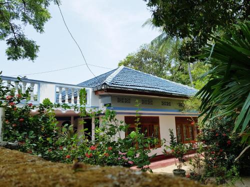 Uppuveli House | Breeze Guest House