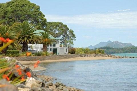 Parua Bay House | Breeze Inn