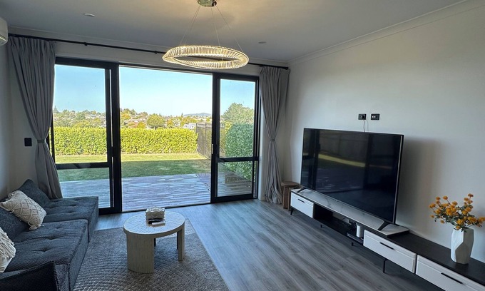 Tauranga House | Breeze Retreat