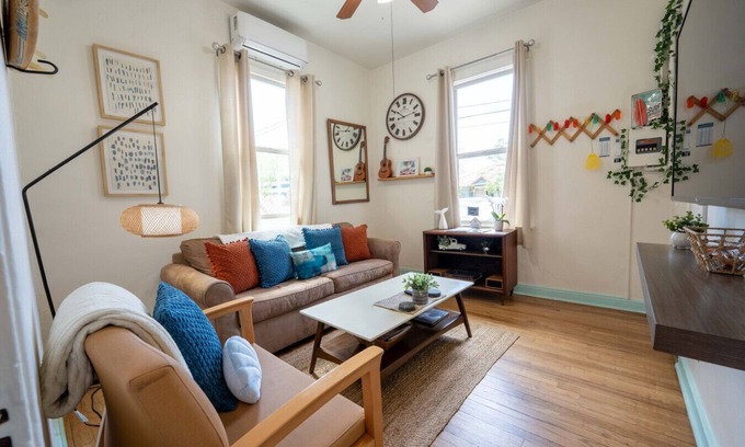 Downtown Tucson Apartment | Breezy 1BR Retreat – Walk to UofA & Spring Fun!