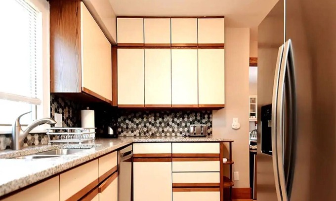 Aksarben - Elmwood Park House | Breezy Blue House 3 minute walk to Foods and Fun.