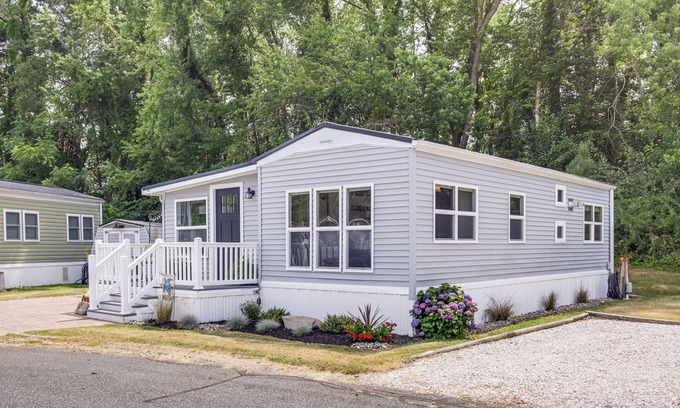 Ocean Pines Cottage | Breezy Ocean Pines Cottage w/Patio & Pool Access!