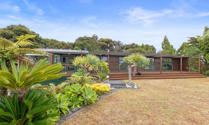 Opua House | Breezy on Broadview - Opua Holiday Home