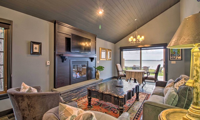 Breezy Point House | Breezy Point Escape w/Views, Dock & Fire Pit!