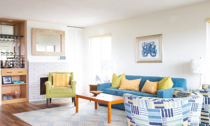 Del Mar Condo | Breezy Sailboat Villa: 1 block from beach!