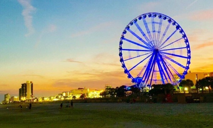 Downtown Myrtle Beach Condo | Breezy Sea Glass Tower, 1 Bedroom Deluxe- City View