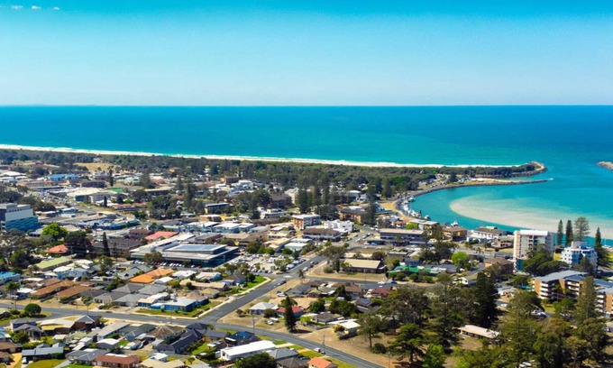 Tuncurry Apartment | Breezy, Stylish, Getaway