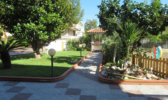 Pineto Apartment | Breezy Sunny apartment Adriatic Sea