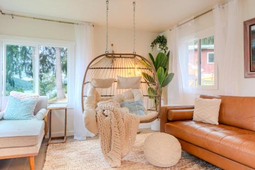 Rollingbay House | Bremerton Waterfront Views