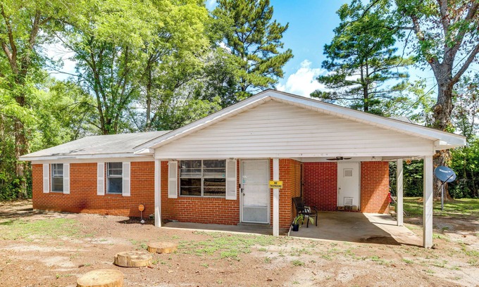 Brent House | Brent Family Home w/Spacious Yard + Covered Patio