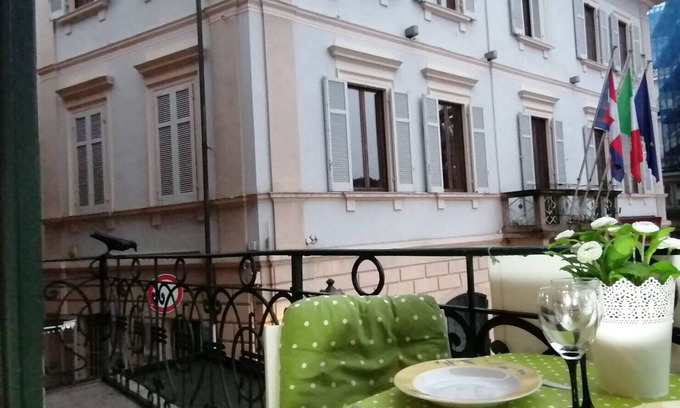 Stresa Apartment | Brezza di Lago apt. in Stresa with balcony